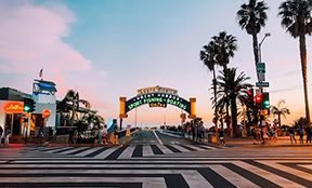 Explore Flights to Los Angeles