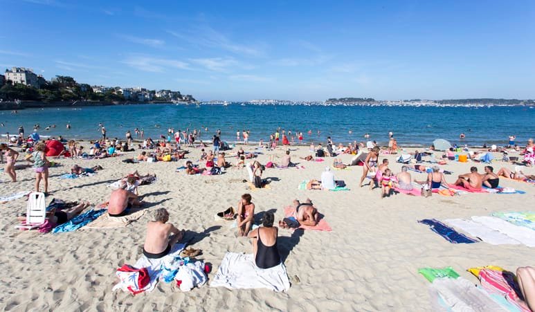 Warm beaches, lively festivals France