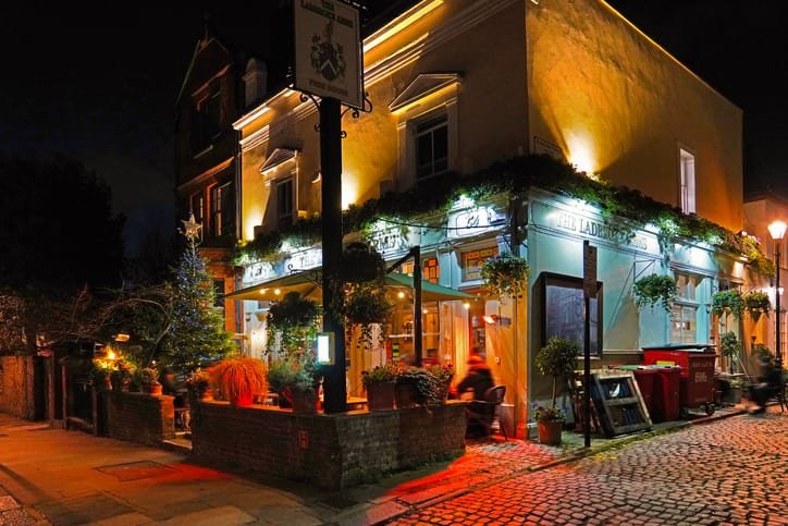 Cozy pubs, pleasant walks United Kingdom