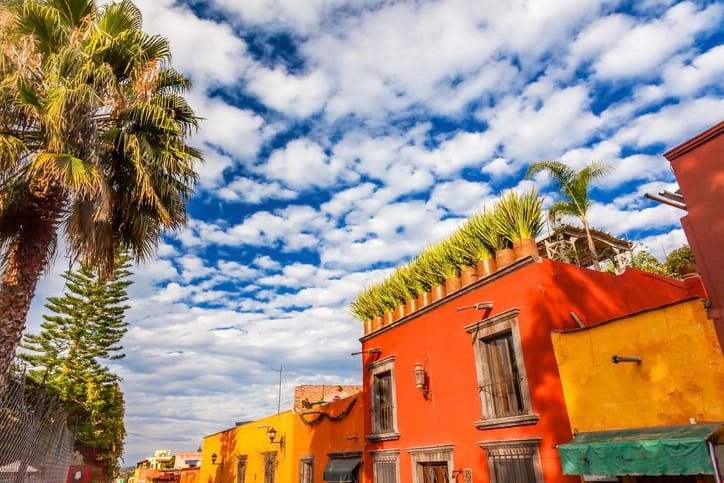 Mild temperatures & colorful scenery Mexico